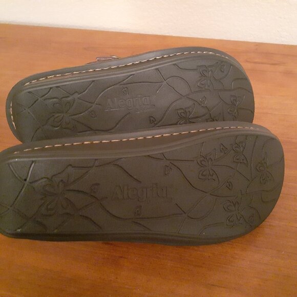 Alegria Bryn Cocoa Clog - Picture 7 of 10